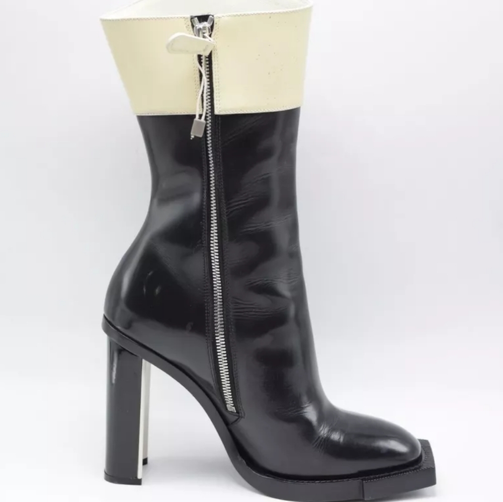 HP. Alexander McQueen Black/Ivory Patent Leather Hybrid Mid Calf Boots